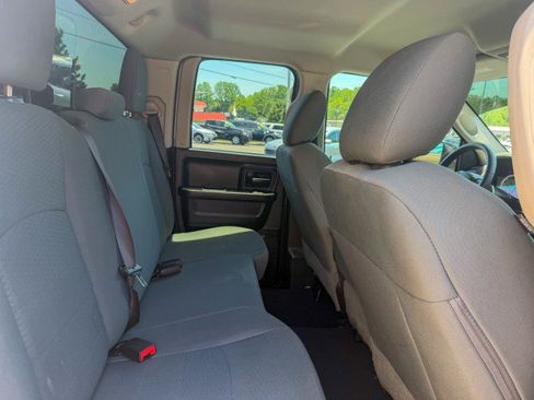 Used 2017 RAM 1500 Express RWD image 18