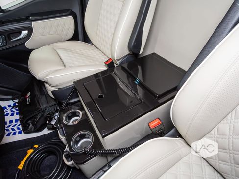 Used 2024 Mercedes-Benz Sprinter 3500 image 25