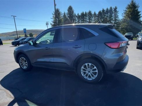 Used 2021 Ford Escape SE image 6