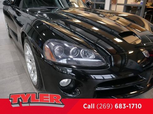 Used 2003 Dodge Viper SRT-10 image 10