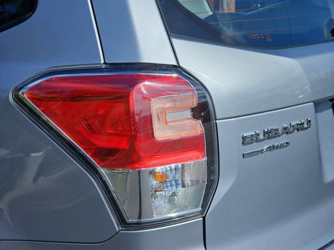 Used 2017 Subaru Forester 2.5i AWD/4WD image 35