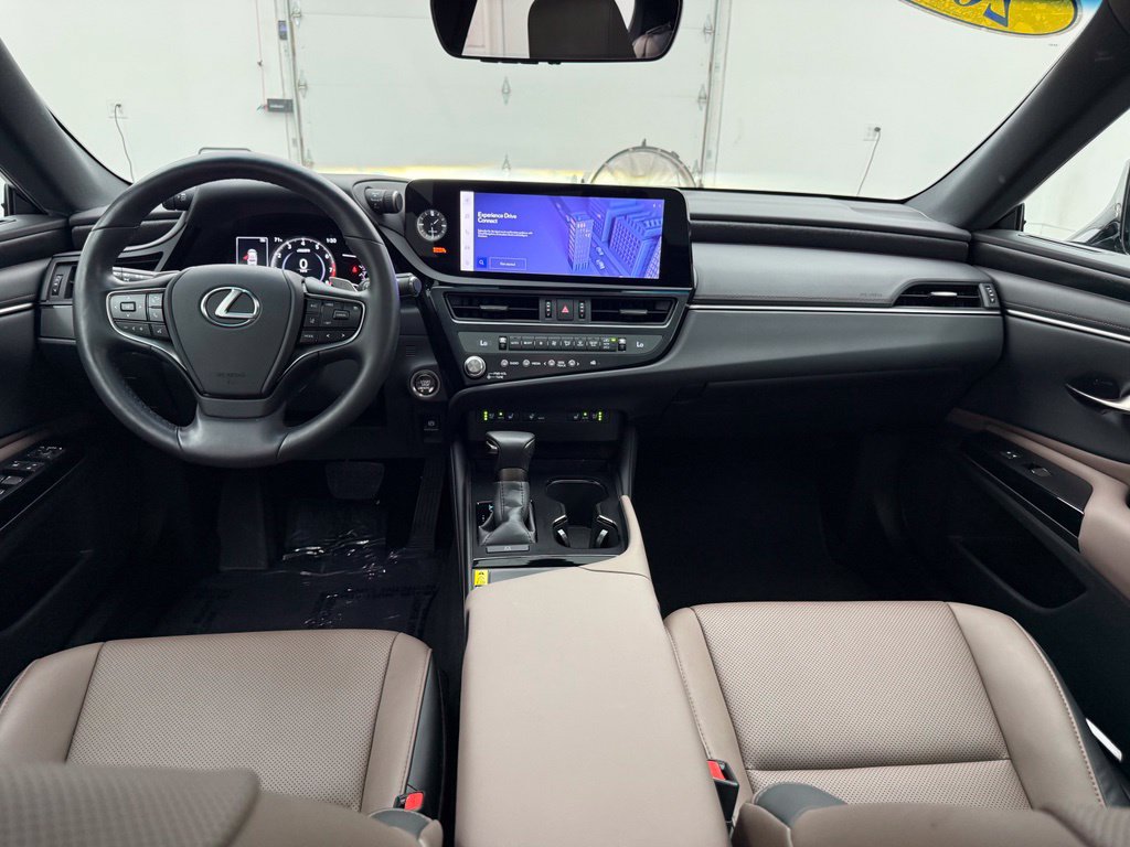 Used 2025 Lexus ES 350 w/ Premium Package FWD image 3