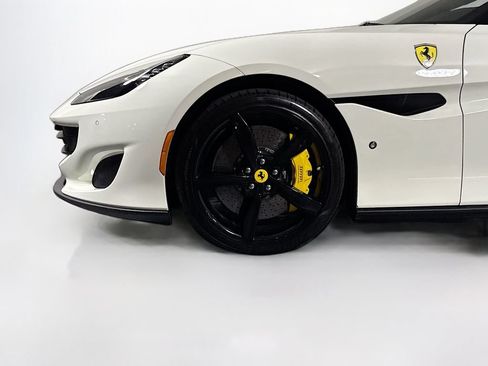 Certified 2020 Ferrari Portofino RWD image 28
