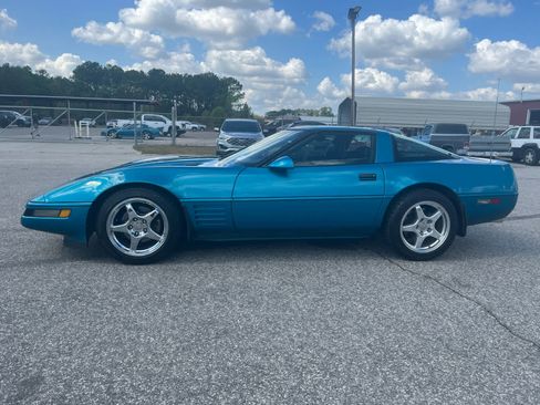 Used 1993 Chevrolet Corvette Coupe image 2