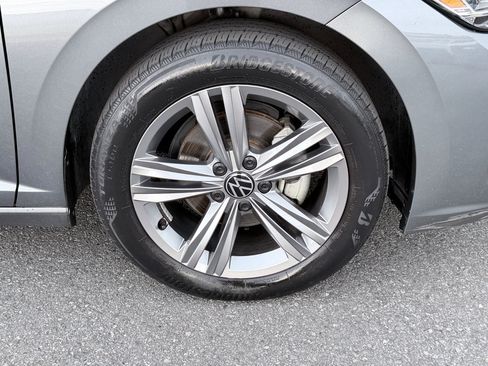 Used 2024 Volkswagen Jetta SE FWD image 33