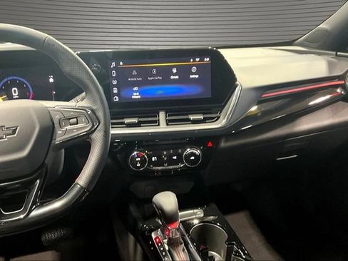 Certified 2025 Chevrolet Trax RS w/ Driver Confidence Package FWD image 9