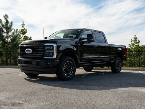 Used 2026 Ford F250 Platinum AWD/4WD image 7