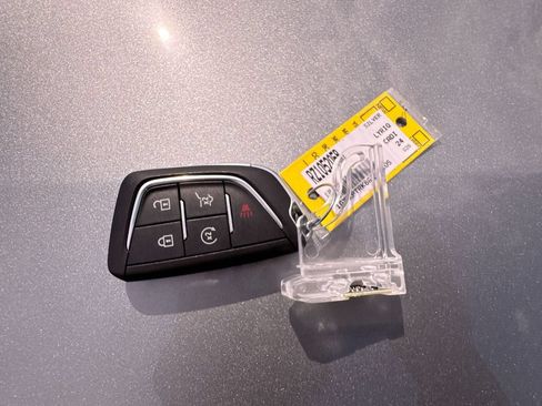 Used 2024 Cadillac Lyriq Sport RWD image 36