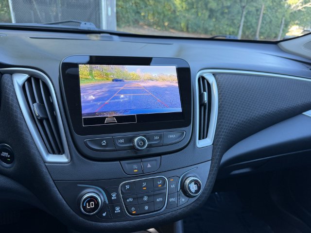 Used 2025 Chevrolet Malibu LT FWD image 22
