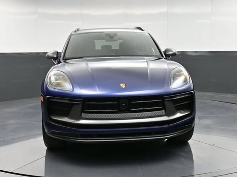 Certified 2026 Porsche Macan AWD/4WD image 11