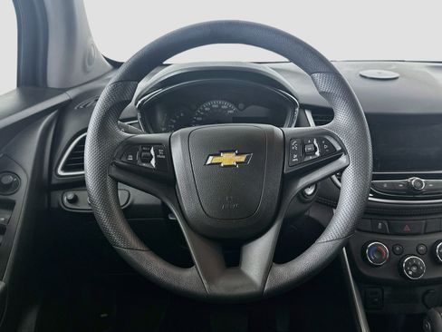 Used 2022 Chevrolet Trax LS w/ Tint and Cruise Package FWD image 18