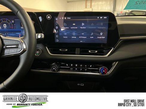 Used 2026 Chevrolet Equinox LT AWD/4WD image 18