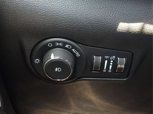 Used 2025 Jeep Compass Limited AWD/4WD image 19