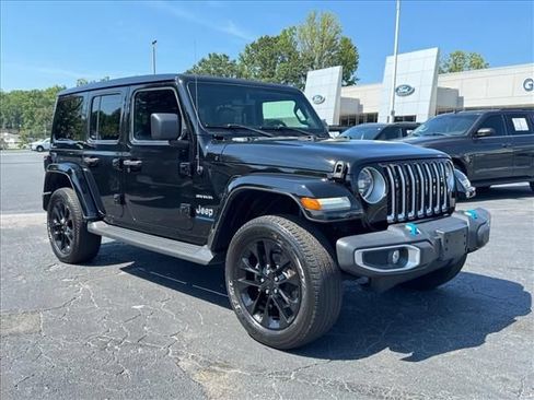 Used 2023 Jeep Wrangler Unlimited Sahara w/ Cold Weather Group AWD/4WD image 2