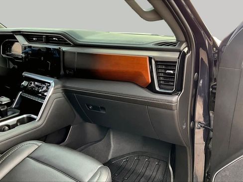 Used 2023 GMC Sierra 1500 Denali AWD/4WD image 19