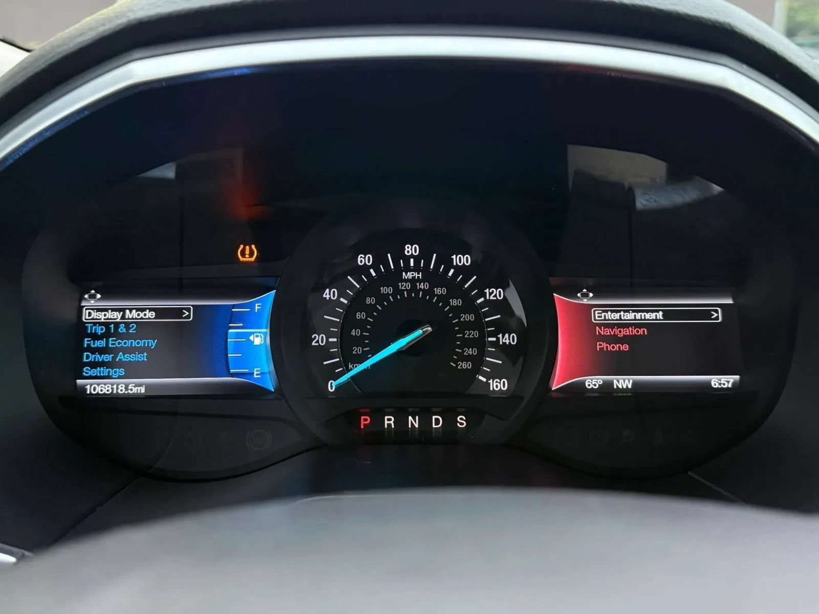 Used 2017 Ford Edge Titanium w/ Technology Package AWD/4WD image 14