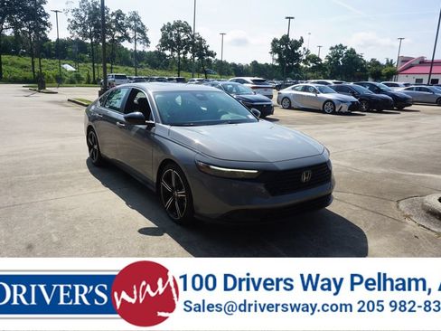 Used 2023 Honda Accord Sport image 1