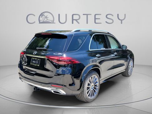 Used 2024 Mercedes-Benz GLE 350 4MATIC image 3
