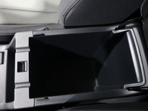 Used 2024 Subaru Crosstrek 2.0i image 29