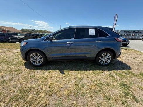 Used 2019 Ford Edge Titanium w/ Cold Weather Package image 4
