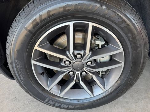 Used 2021 Jeep Grand Cherokee Limited w/ Luxury Group II image 44