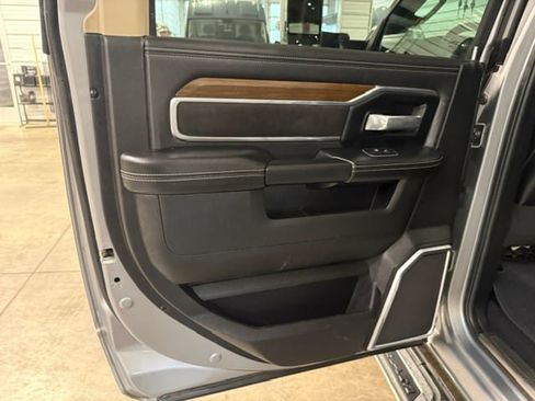 Used 2022 RAM 3500 Laramie AWD/4WD image 34