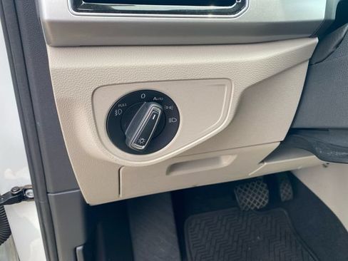 Used 2019 Volkswagen Atlas SEL FWD image 20