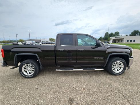 Used 2018 GMC Sierra 1500 SLE w/ SLE Value Package AWD/4WD image 3