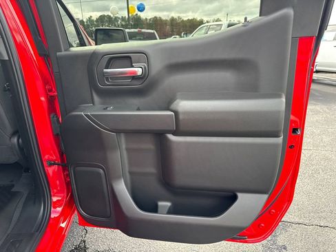 Used 2025 Chevrolet Silverado 1500 Custom image 17