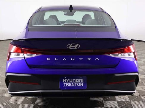 Certified 2025 Hyundai Elantra Sport image 11