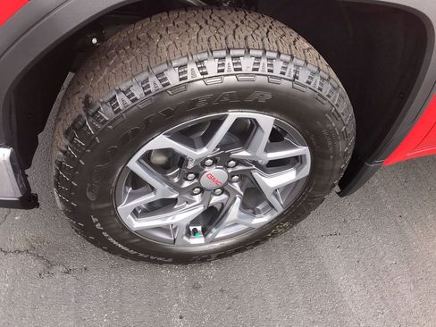 New 2026 GMC Sierra 1500 SLE w/ X31 Off-Road Package AWD/4WD image 10