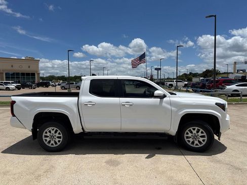 Used 2024 Toyota Tacoma SR5 RWD image 16