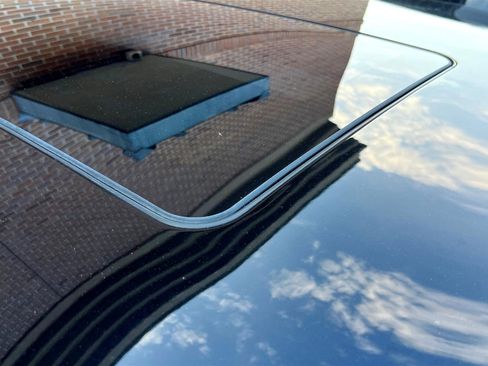 Used 2004 Maybach 57 image 12