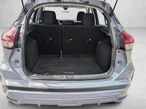 Used 2022 Nissan Kicks SV FWD image 6