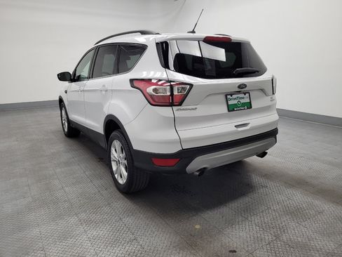 Used 2018 Ford Escape SE image 5