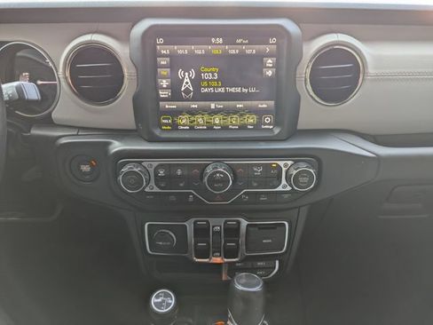 Used 2023 Jeep Wrangler Unlimited Sahara AWD/4WD image 7
