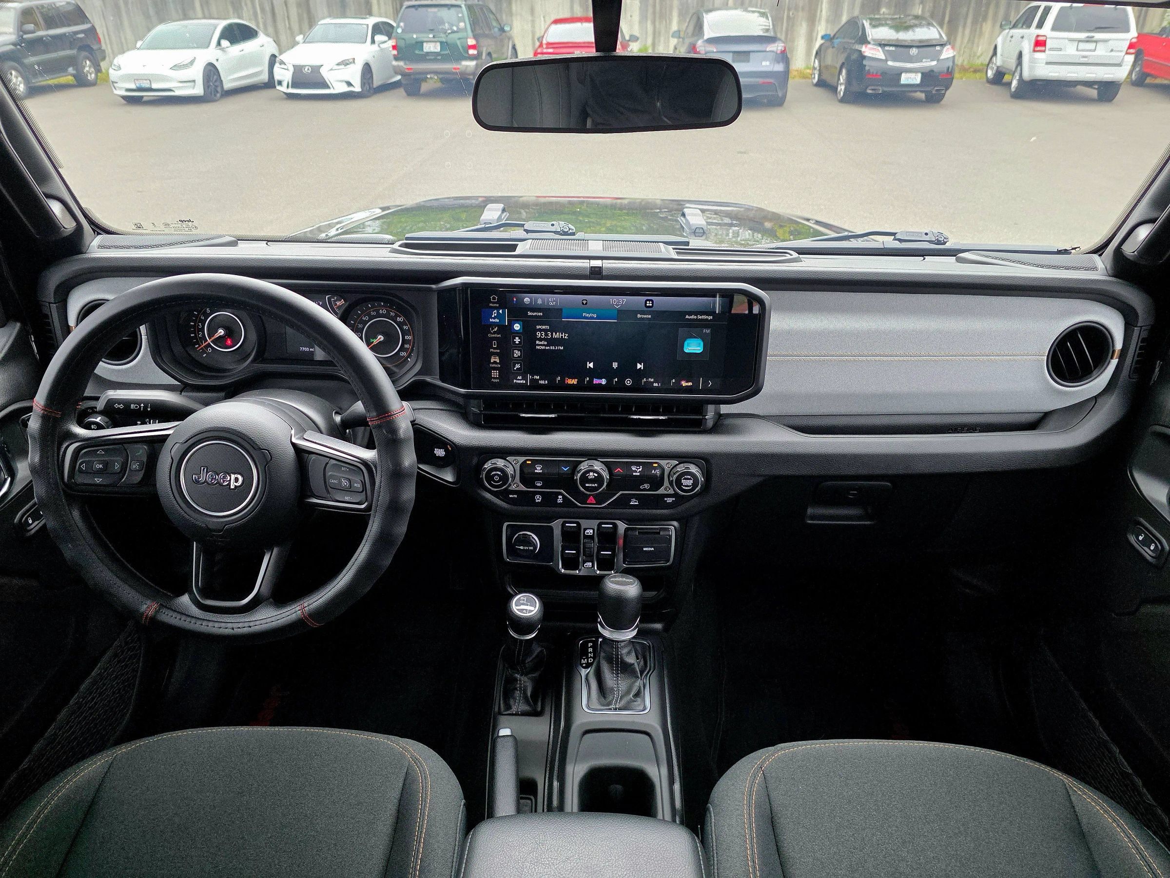 Used 2025 Jeep Gladiator Sport AWD/4WD image 25