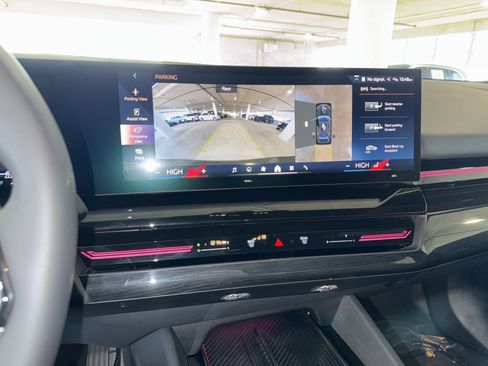 Certified 2025 BMW 530i image 26