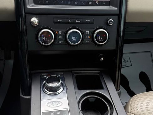 Used 2019 Land Rover Discovery SE image 49