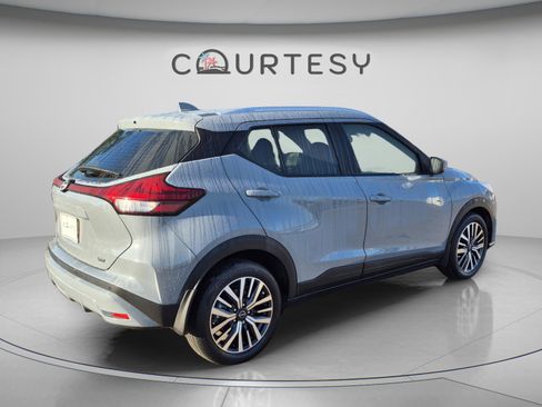 Certified 2022 Nissan Kicks SV FWD image 7
