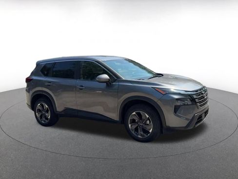 Used 2025 Nissan Rogue SV FWD image 2