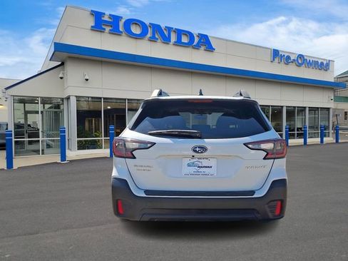 Used 2022 Subaru Outback Premium image 5