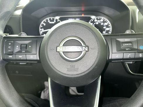 Used 2023 Nissan Rogue SV image 16
