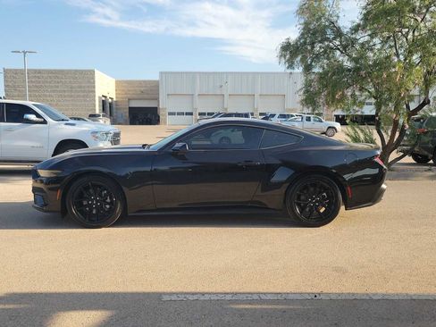 Used 2025 Ford Mustang Coupe RWD image 5