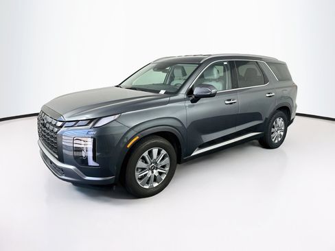 Used 2025 Hyundai Palisade SEL FWD image 3