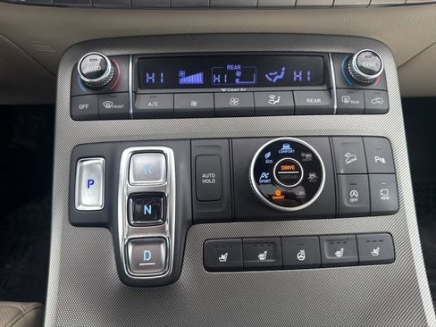 Used 2021 Hyundai Palisade Calligraphy image 32