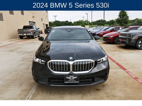 Used 2024 BMW 530i w/ Premium Package RWD image 2