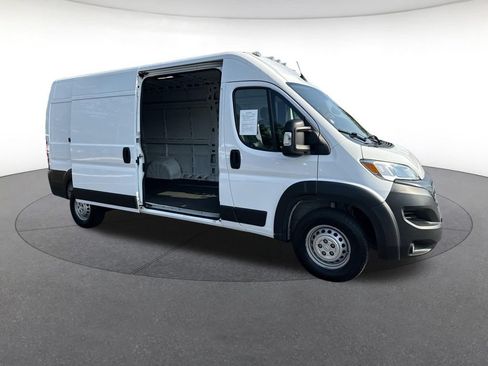 Used 2025 RAM ProMaster 2500 w/ Convenience Group FWD image 16
