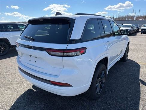 New 2026 Jeep Grand Cherokee Limited Reserve image 3