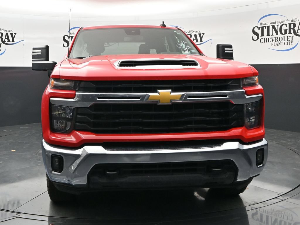 Used 2025 Chevrolet Silverado 2500 LT w/ Convenience Package AWD/4WD image 2